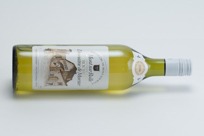 Packshot - Photographie d'une bouteille de vin blanc