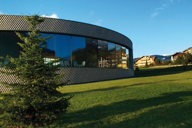 Entreprise - Photographie extérieure du bâtiment pour les Bains de la Gruyère Charmey